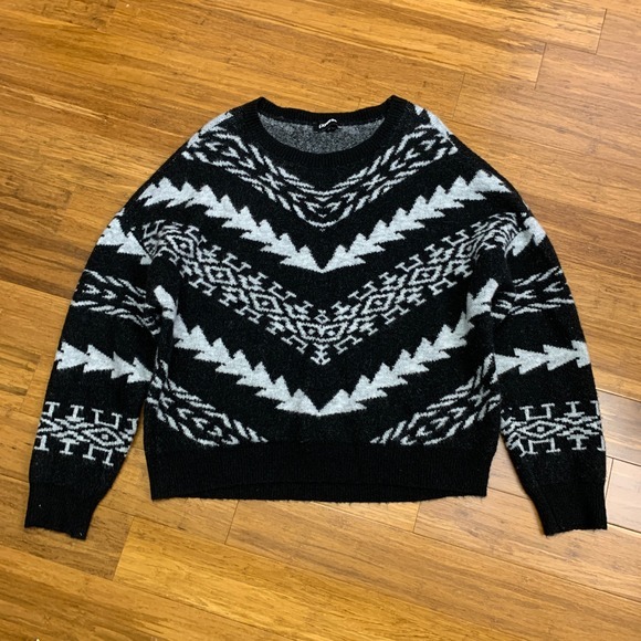 Express Miltered Pullover Sweater Womens Size Medium Black Aztec Geometric Knit‎ - Picture 1 of 9